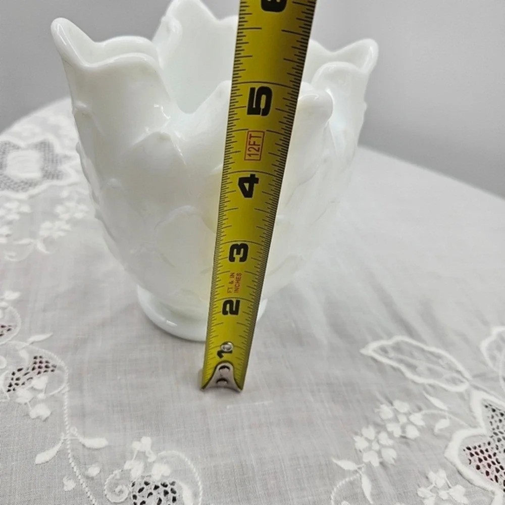 White Milk Glass Artichoke‎ Bud Vase Trinket Dish Home Decor